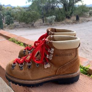 Vintage (70’s) Suede Camel Hiking Boots! Women’s!